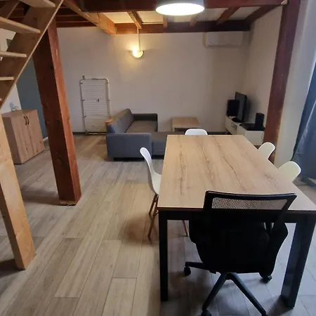 Appartement T3 climatisé proche centre-ville NARBONNE Appartamento