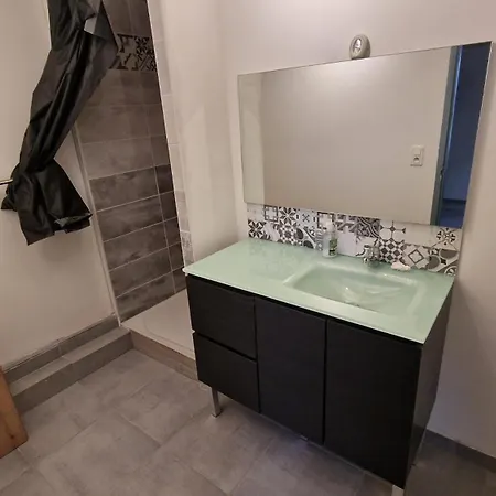 Appartement T3 climatisé proche centre-ville NARBONNE Appartamento *